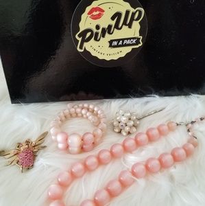 PinUp In A Pack Vintage Edition Jewelry Set